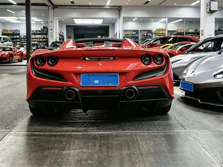 Ferrari F8, 2022 — фото 6 из 7