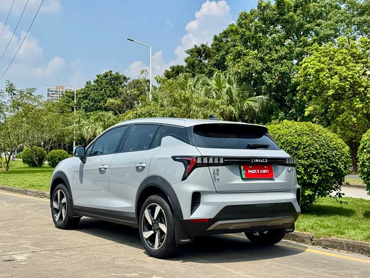 Lynk & Co 06 EM-P Hybrid, 2023 — фото 7 из 9