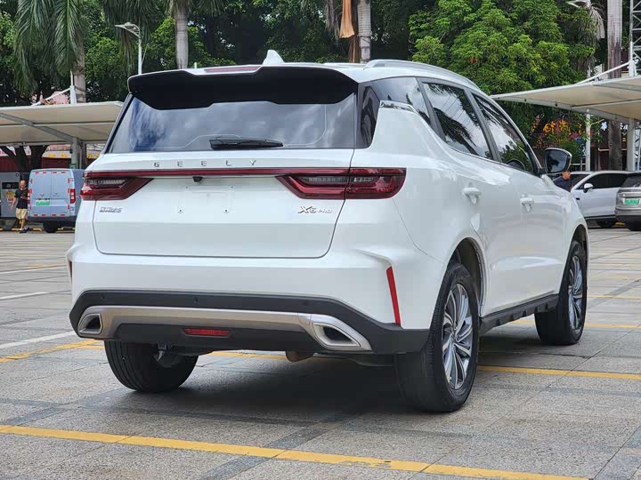 Geely Vision X6, 2023 — фото 6 из 9