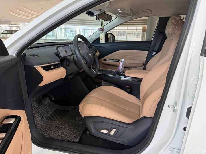 BAIC Arcfox T1, 2025 — фото 9 из 9