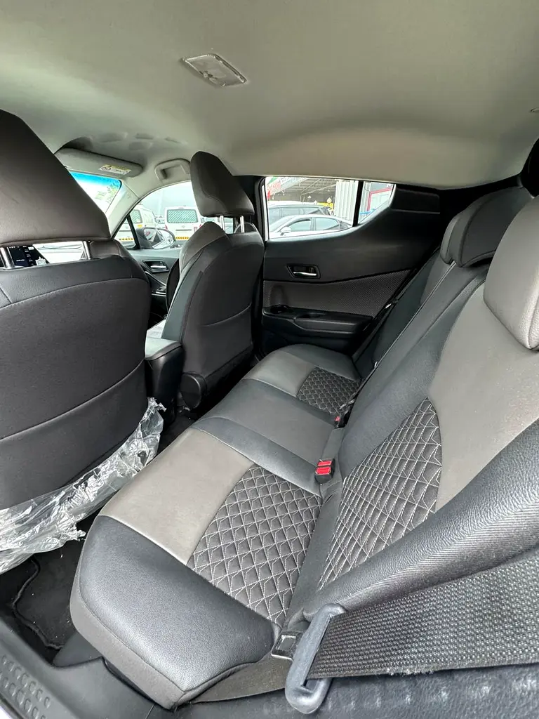 Toyota C-HR, 2023 — фото 7 из 10