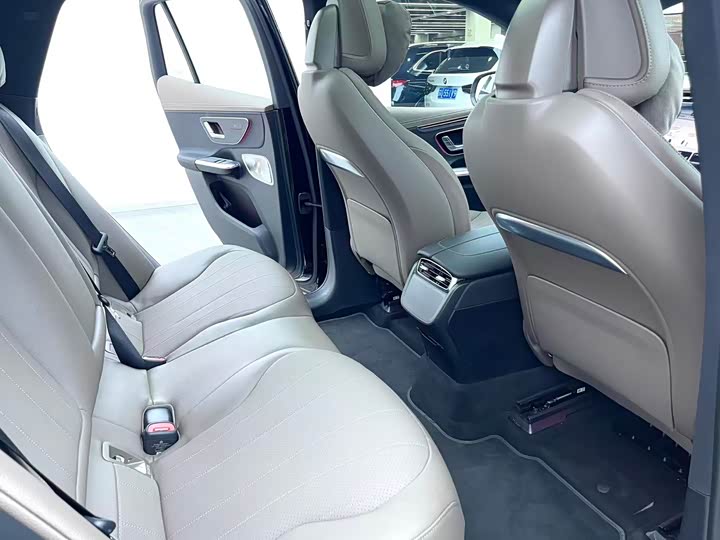 Mercedes-Benz EQE SUV, 2024 — фото 9 из 9