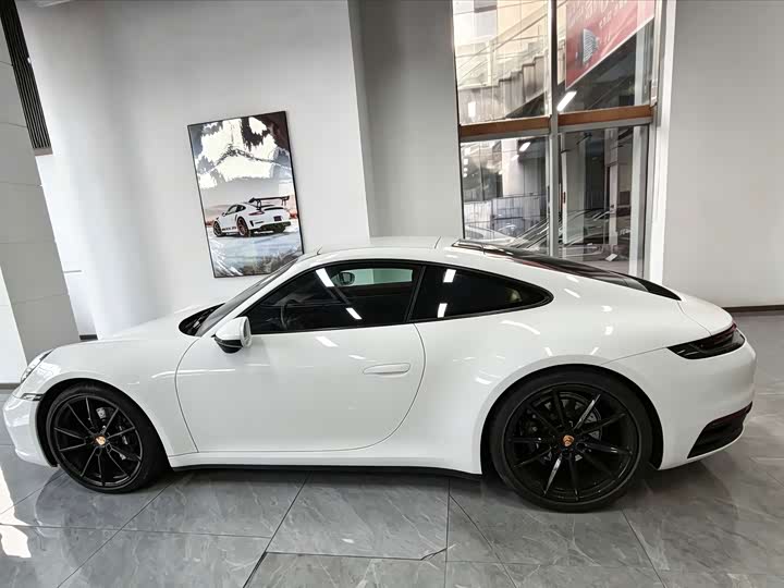 Porsche 911, 2023 — фото 4 из 9