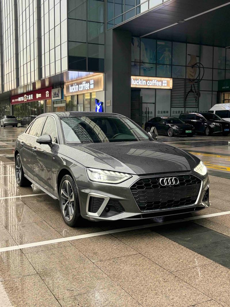 Audi A4L, 2023 — фото 2 из 7