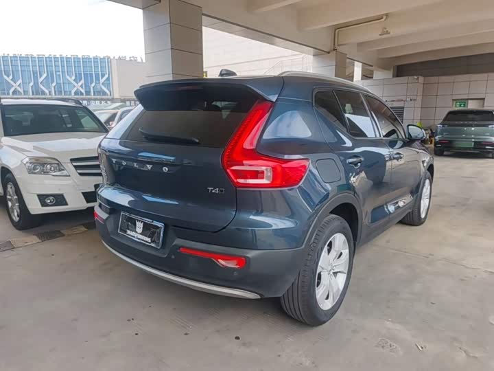 Volvo XC40, 2022 — фото 7 из 9