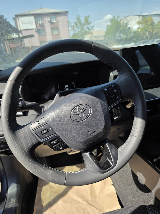 Toyota Camry, 2026 — фото 9 из 11