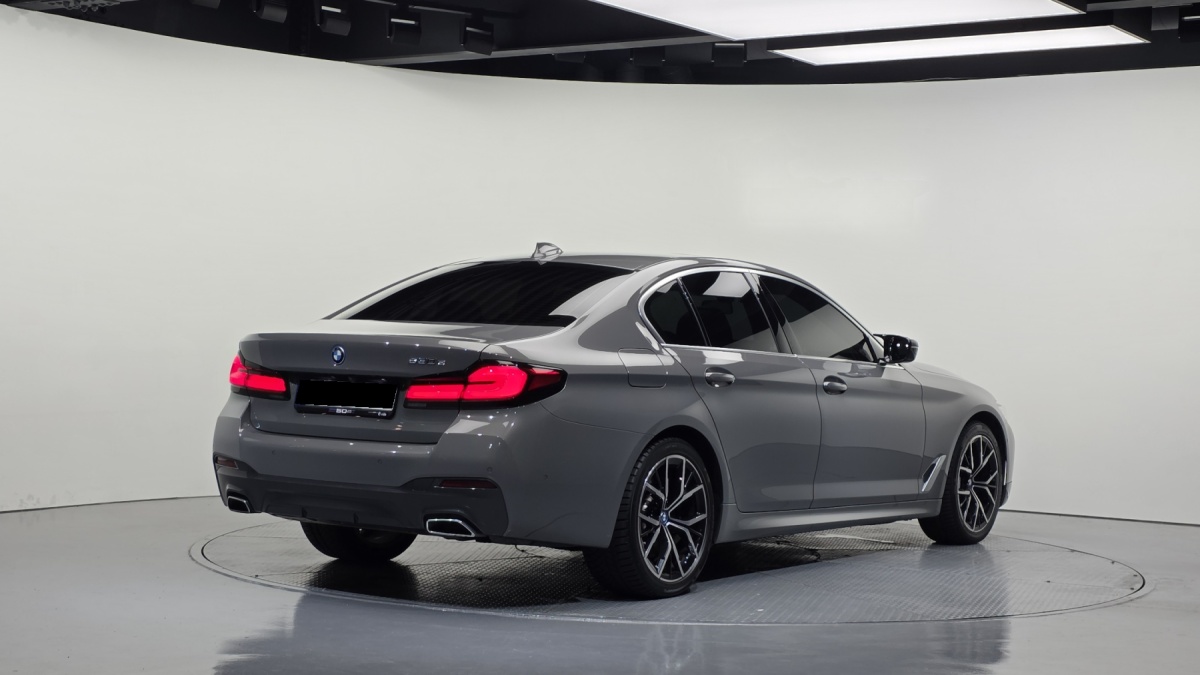 BMW 5 Series, 2021 — фото 2 из 12