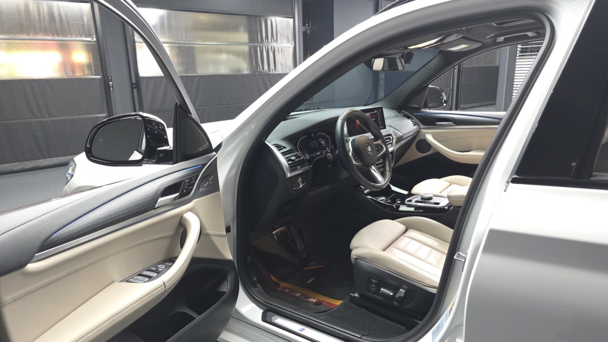 BMW iX3, 2023 — фото 9 из 12