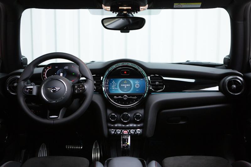 Mini Mini JCW, 2022 — фото 7 из 9