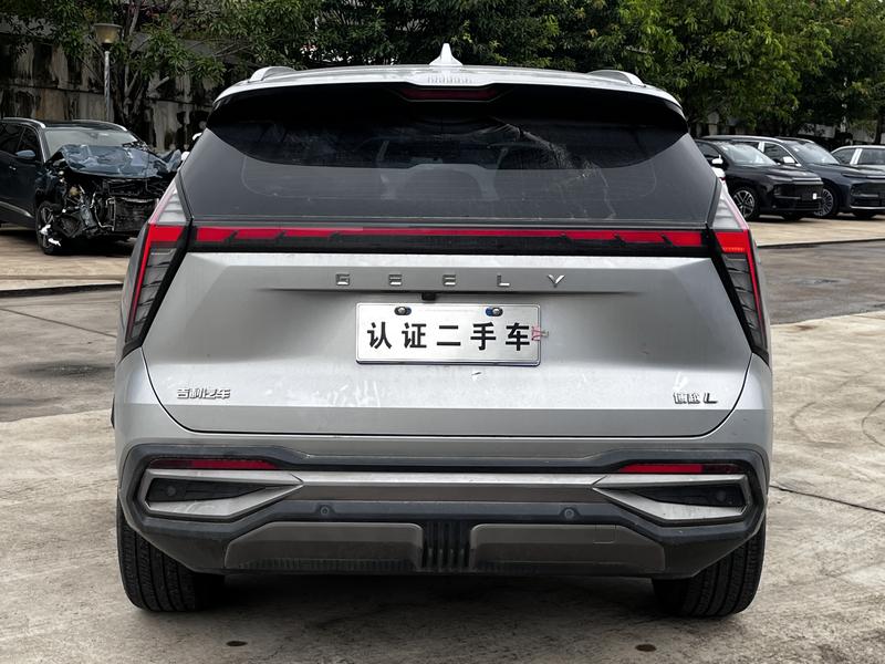 Geely Atlas L, 2024 — фото 6 из 12