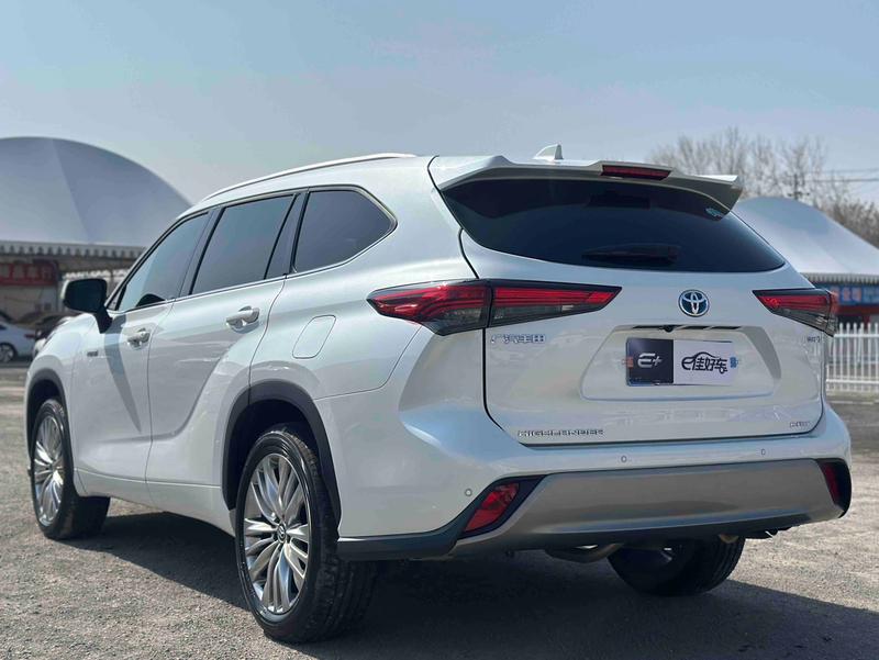 Toyota Highlander, 2023 — фото 4 из 12