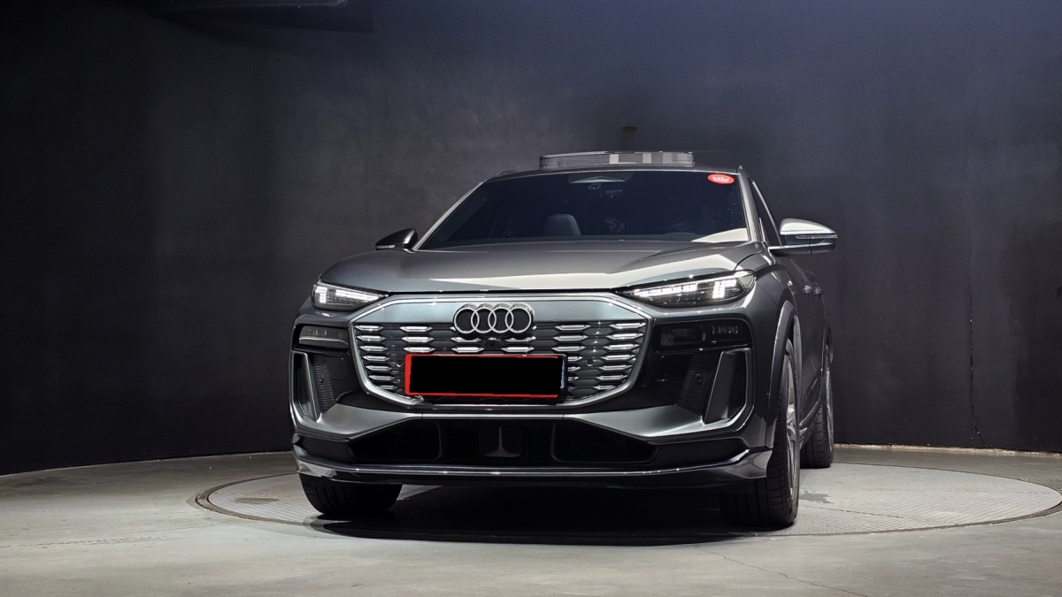 Audi Q6 e-tron, 2025 — фото 3 из 12