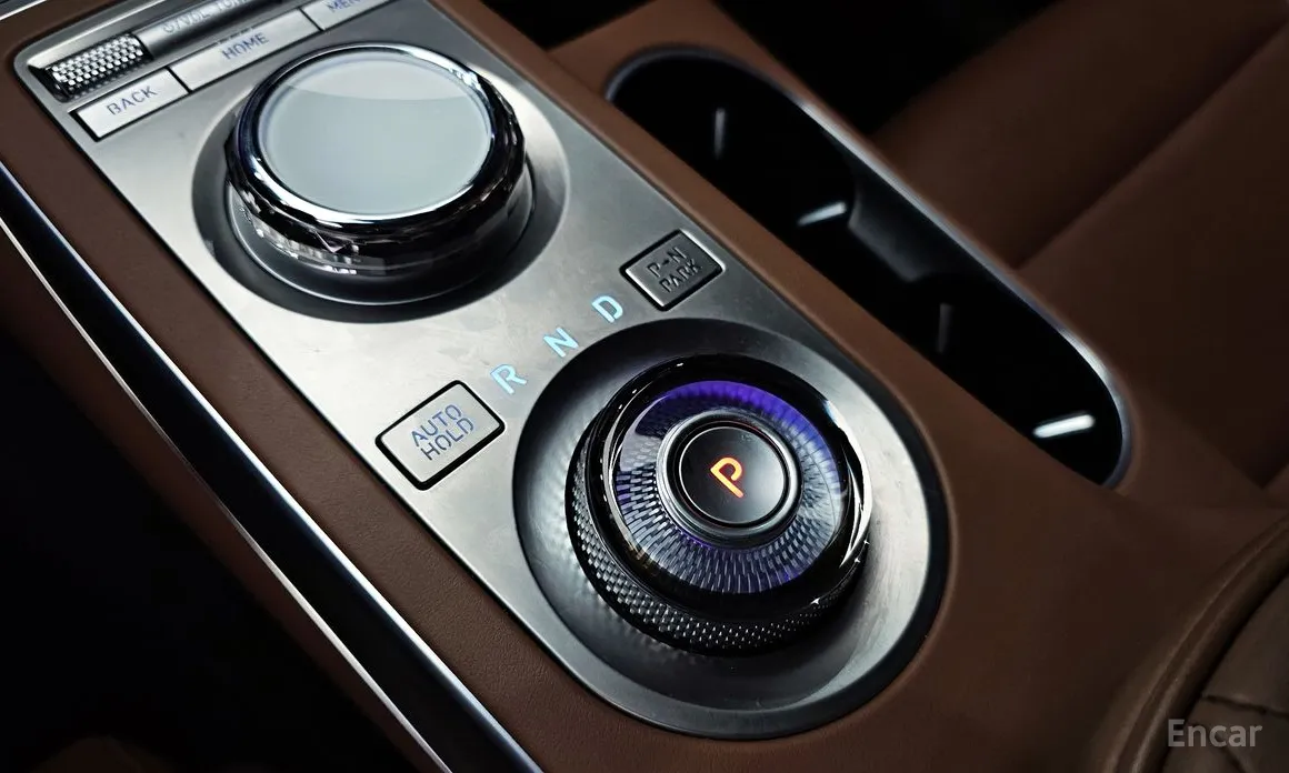 Genesis GV70, 2023 — фото 9 из 12