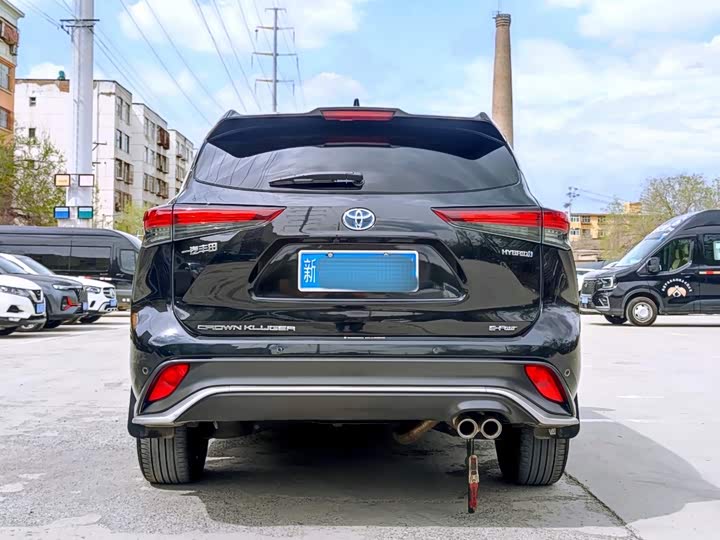 Toyota Crown Kluger, 2023 — фото 5 из 9