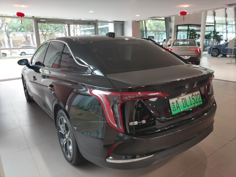 Hongqi E-QM5, 2024 — фото 4 из 10