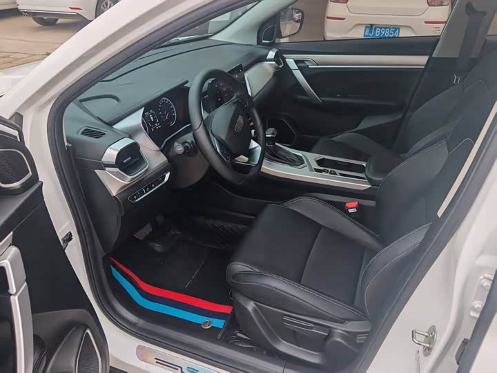 Geely Coolray, 2025 — фото 8 из 9