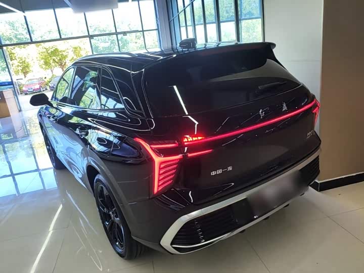 Hongqi HS3 Hybrid, 2025 — фото 5 из 9