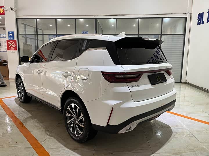 Geely Vision X6, 2022 — фото 6 из 9