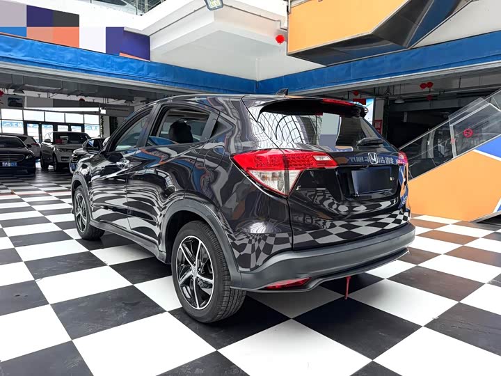 Honda Vezel, 2022 — фото 6 из 9
