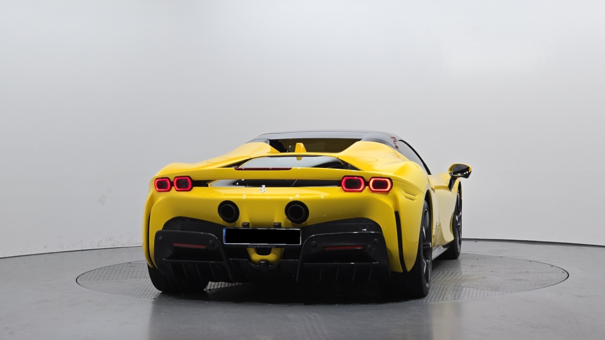 Ferrari SF90, 2023 — фото 4 из 12