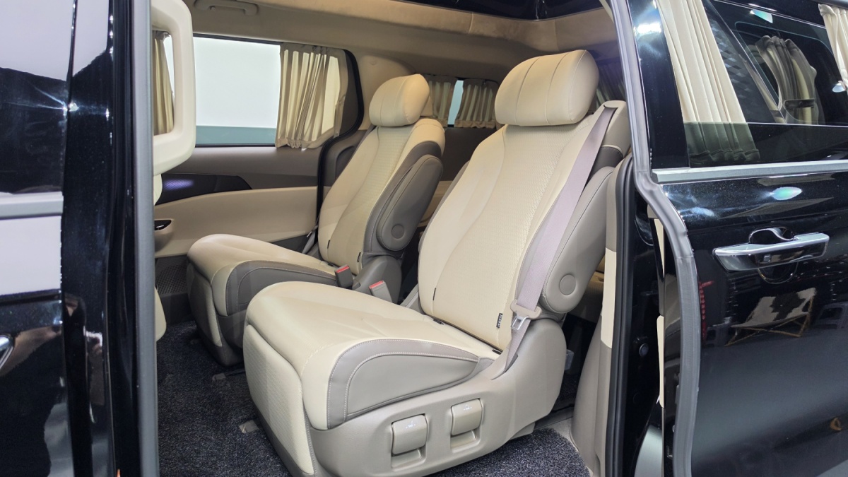 Kia Carnival, 2023 — фото 11 из 12