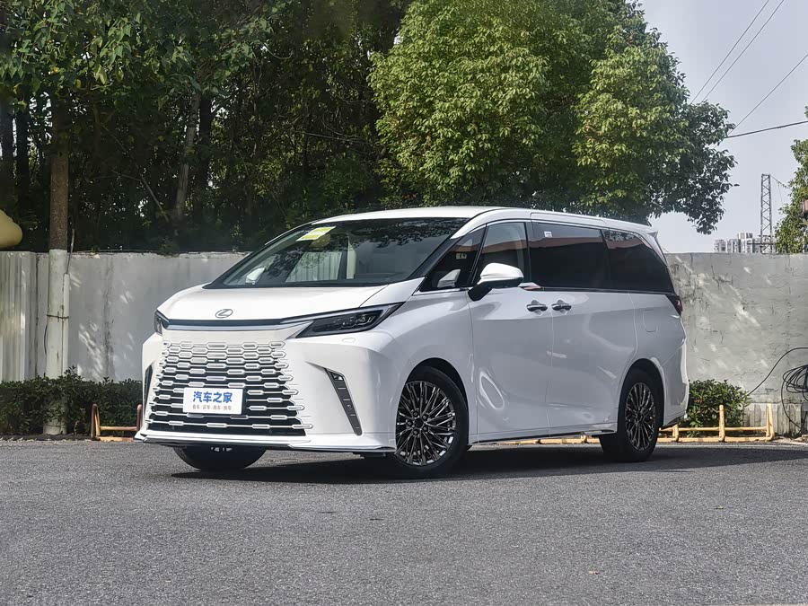 Lexus LM, 2026 — купить в Москве под ключ
