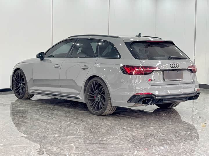 Audi RS 4, 2025 — фото 4 из 9