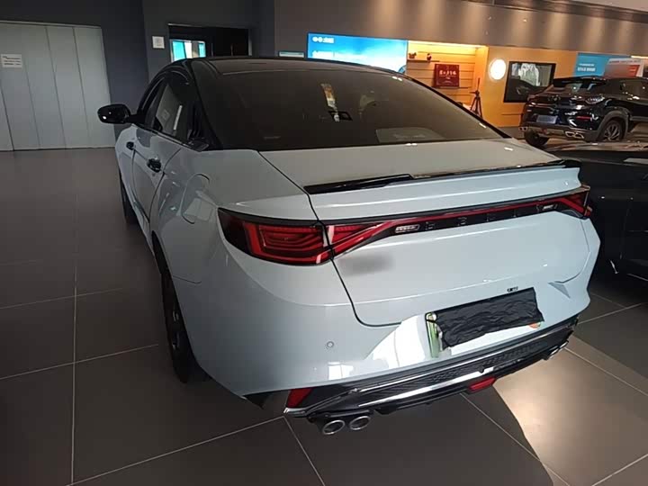 Geely Emgrand L Hi·P Hybrid, 2023 — фото 5 из 9