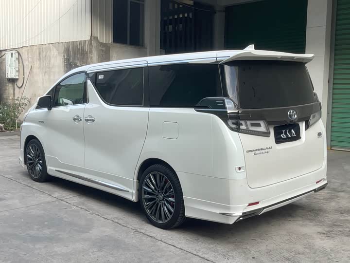 Toyota Vellfire, 2023 — фото 4 из 9
