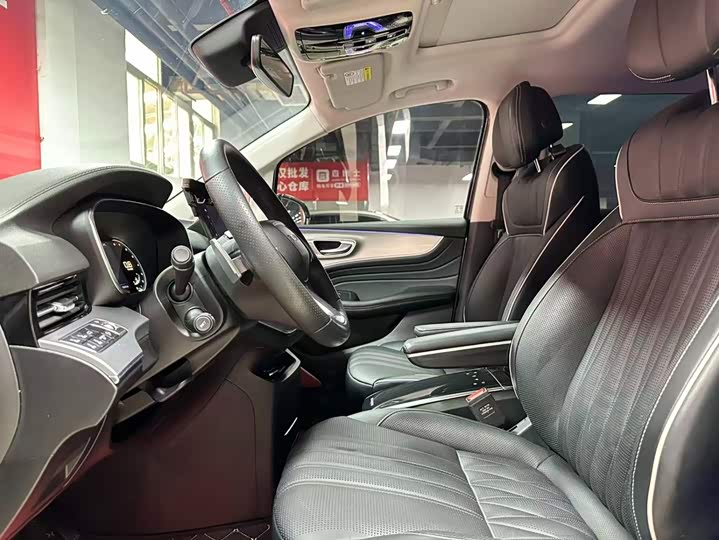 Roewe iMax 8, 2022 — фото 7 из 9