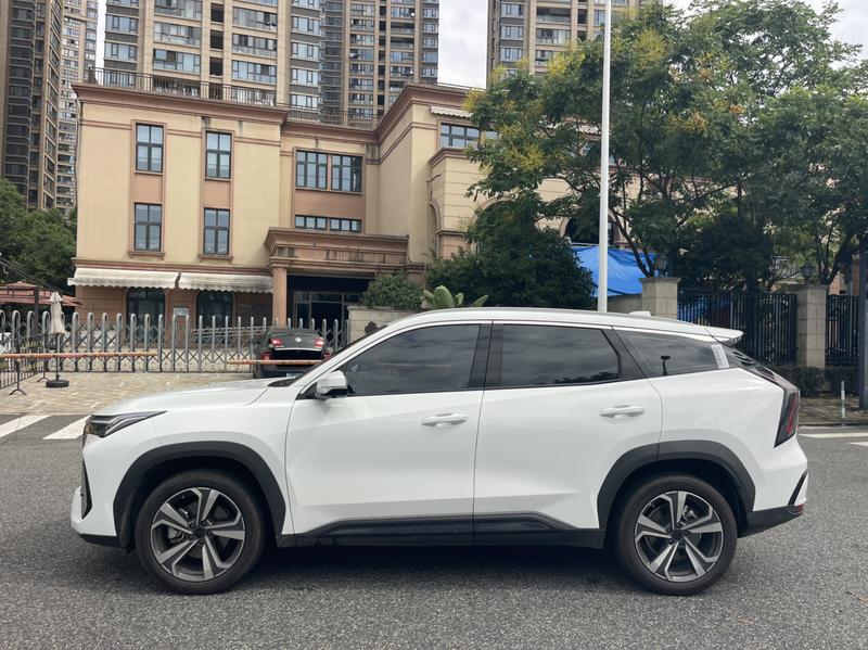 Geely Atlas L, 2025 — фото 4 из 12