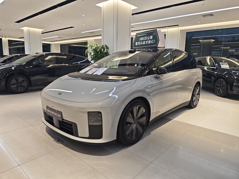 LiXiang i8, 2025 — купить в Санкт-Петербурге под ключ