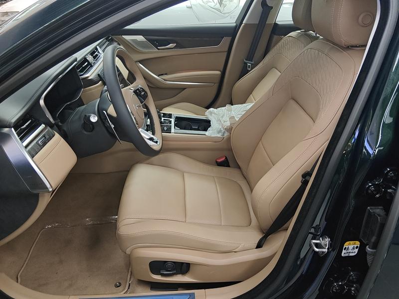 Jaguar XF L, 2025 — фото 10 из 12