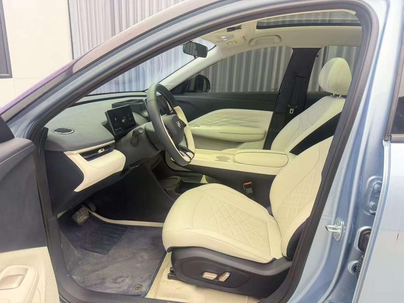 BAIC Arcfox T1, 2025 — фото 12 из 12