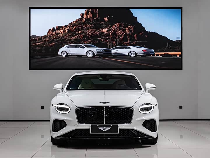 Bentley Continental GT Hybrid, 2025 — фото 2 из 9