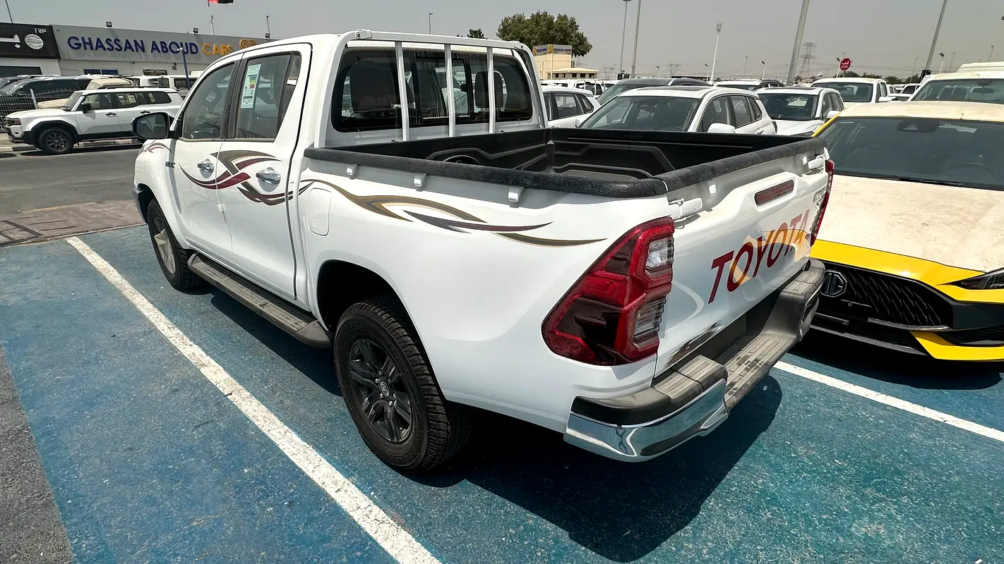 Toyota Hilux, 2026 — фото 6 из 10