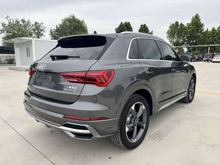 Audi Q3, 2023 — фото 6 из 9