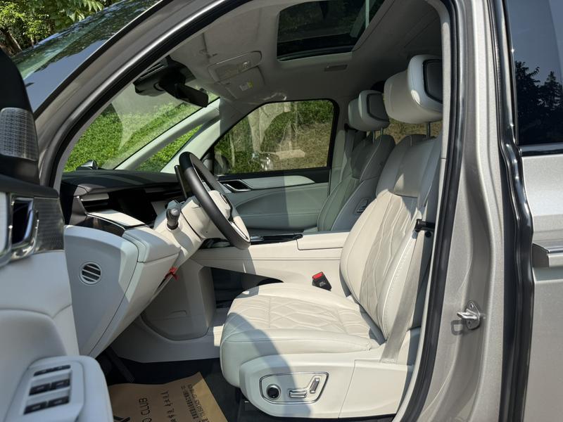 Volvo EM90, 2024 — фото 7 из 12