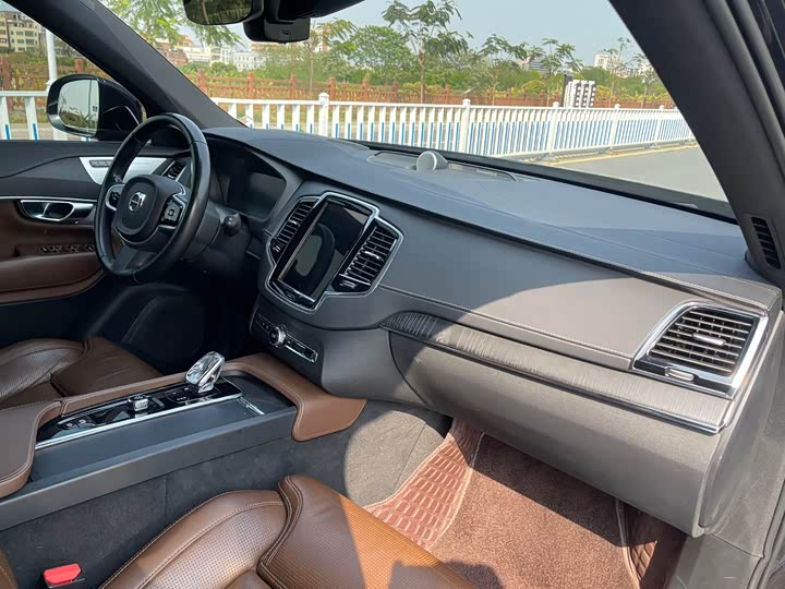 Volvo XC90 Hybrid, 2021 — фото 7 из 9