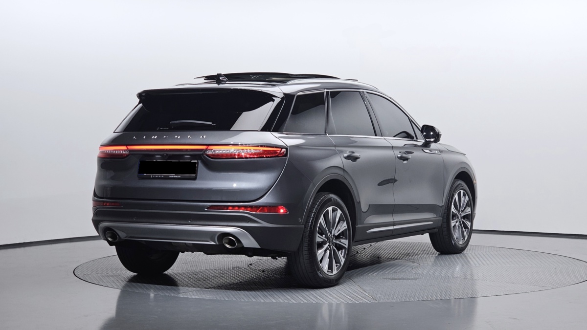 Lincoln Corsair, 2022 — фото 2 из 12