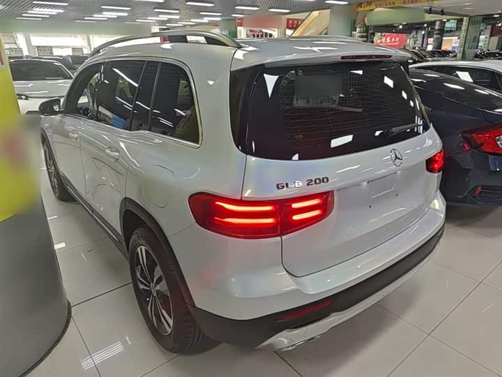 Mercedes-Benz GLB-Class, 2023 — фото 5 из 9