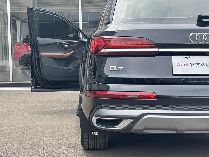 Audi Q7, 2023 — фото 7 из 9