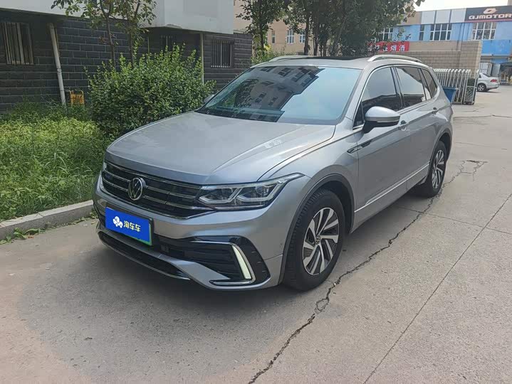 Volkswagen Tiguan L Hybrid, 2023 — купить в Костроме под ключ
