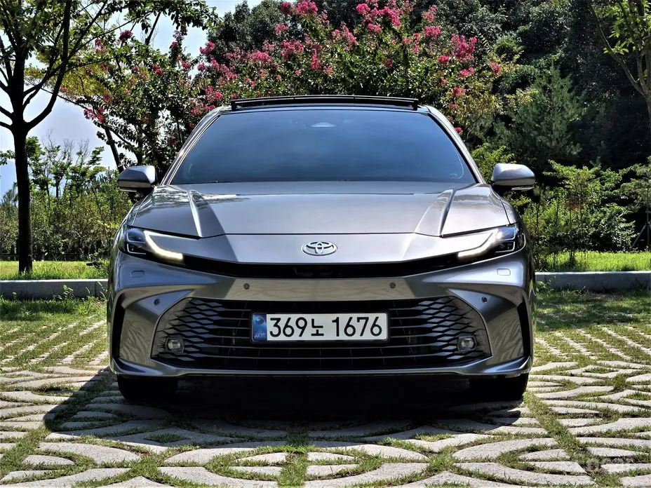Toyota Camry, 2026 — фото 3 из 12