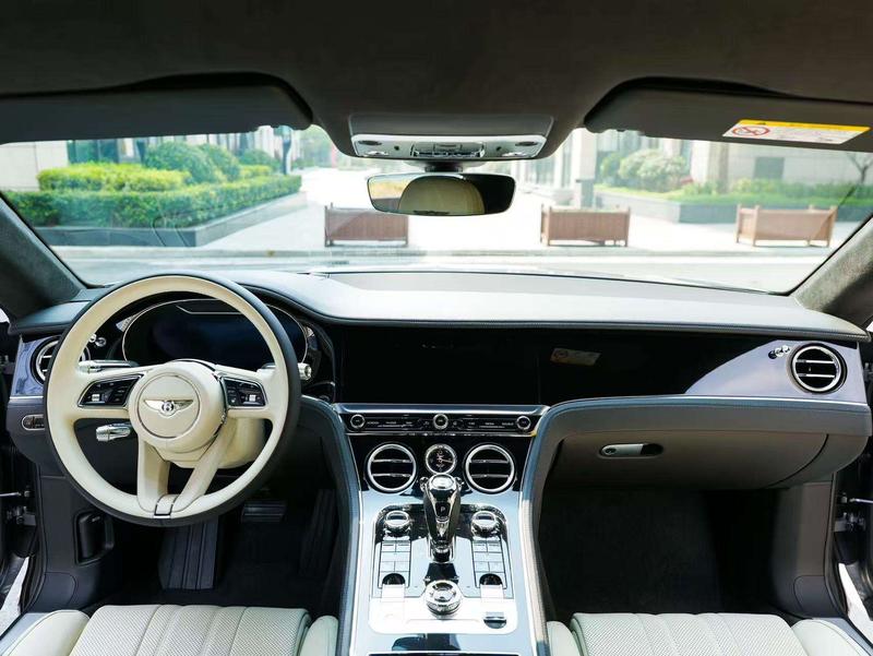 Bentley Continental GT, 2023 — фото 8 из 11
