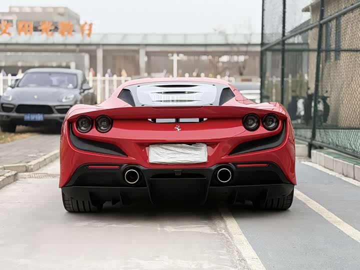 Ferrari F8, 2021 — фото 5 из 9