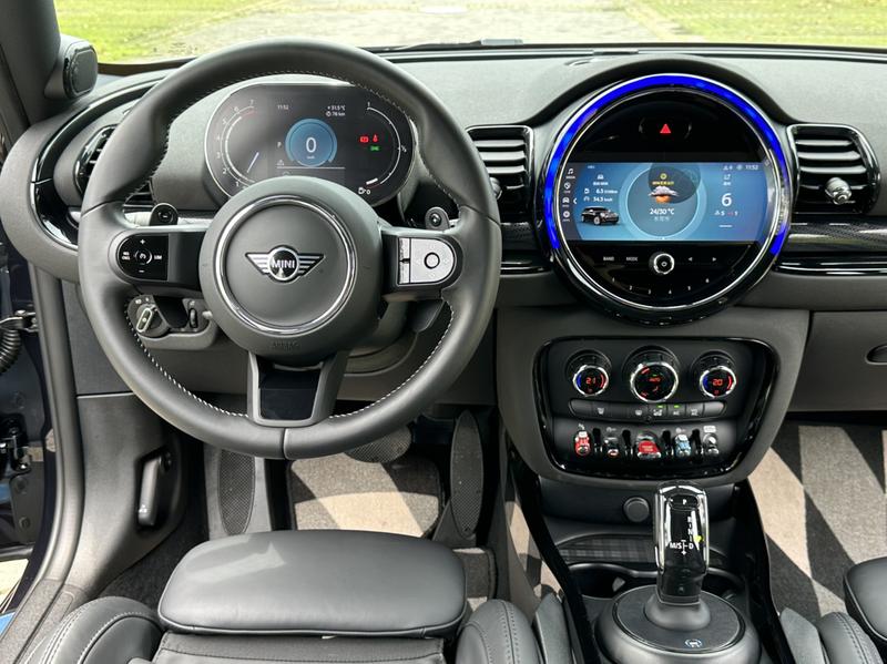 Mini Clubman, 2023 — фото 12 из 12