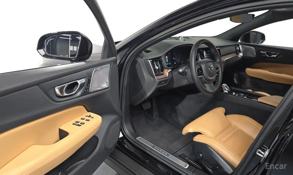 Volvo V60, 2022 — фото 10 из 12