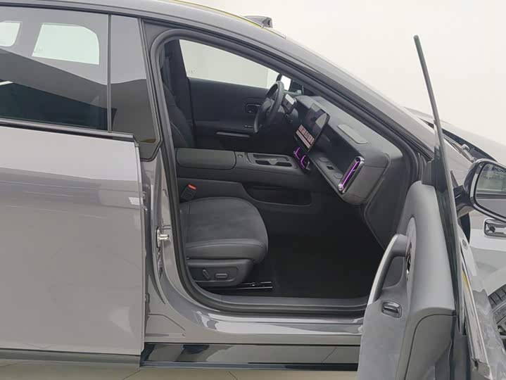 Leapmotor Lafa5, 2025 — фото 8 из 9