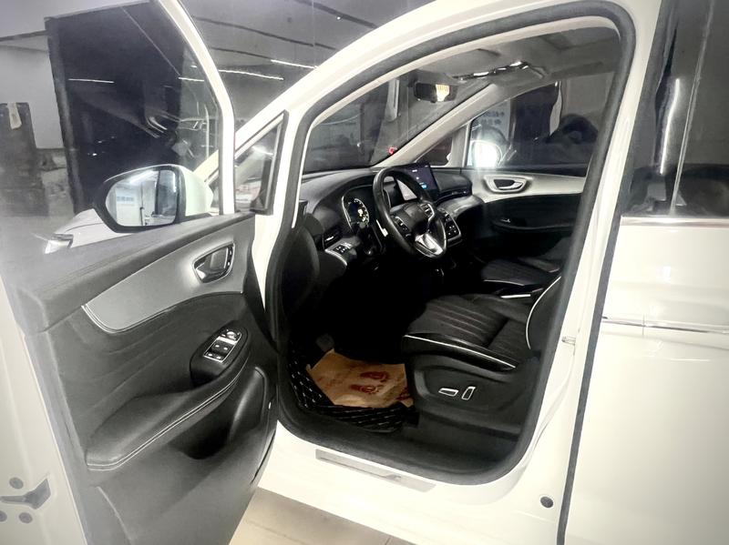 Roewe iMax 8, 2021 — фото 11 из 12